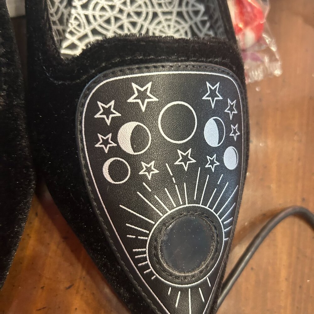 Strangecvlt‎ esoteric black velvet flats goth cycles of the moon design on toe - Picture 7 of 11